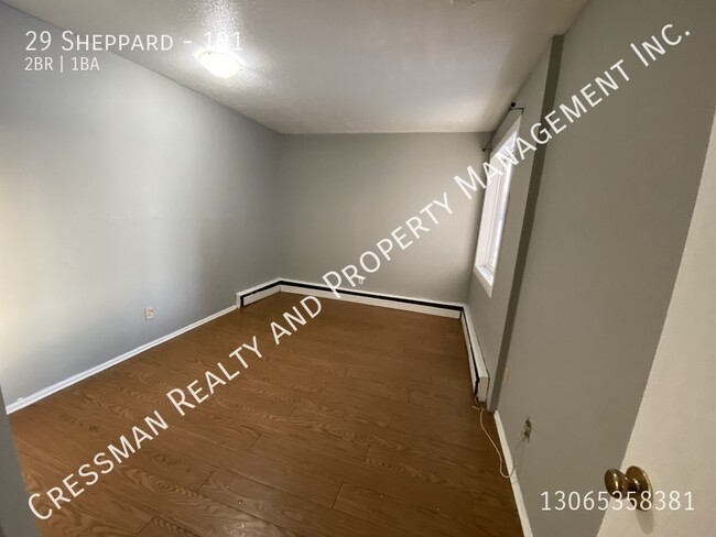 Building Photo - 2 Bed, 1 Bath apartment located near North...