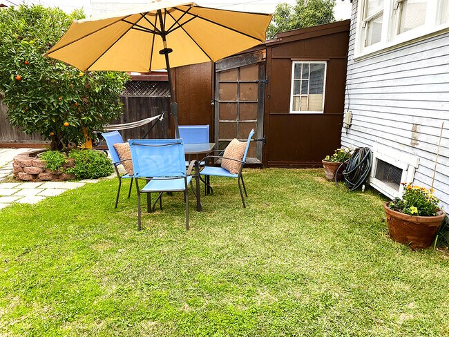 Shared yard - 5714 Virginia Ave