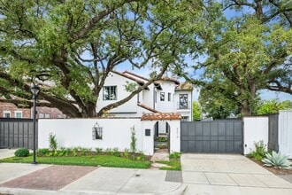 Building Photo - 3214 Westheimer Rd