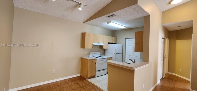 Foto del edificio - 10300 Fox Trail Rd S