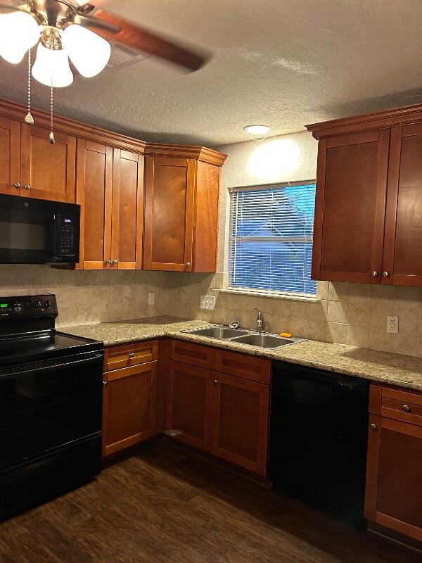 Foto del edificio - 5414 Fawn Trail Ln