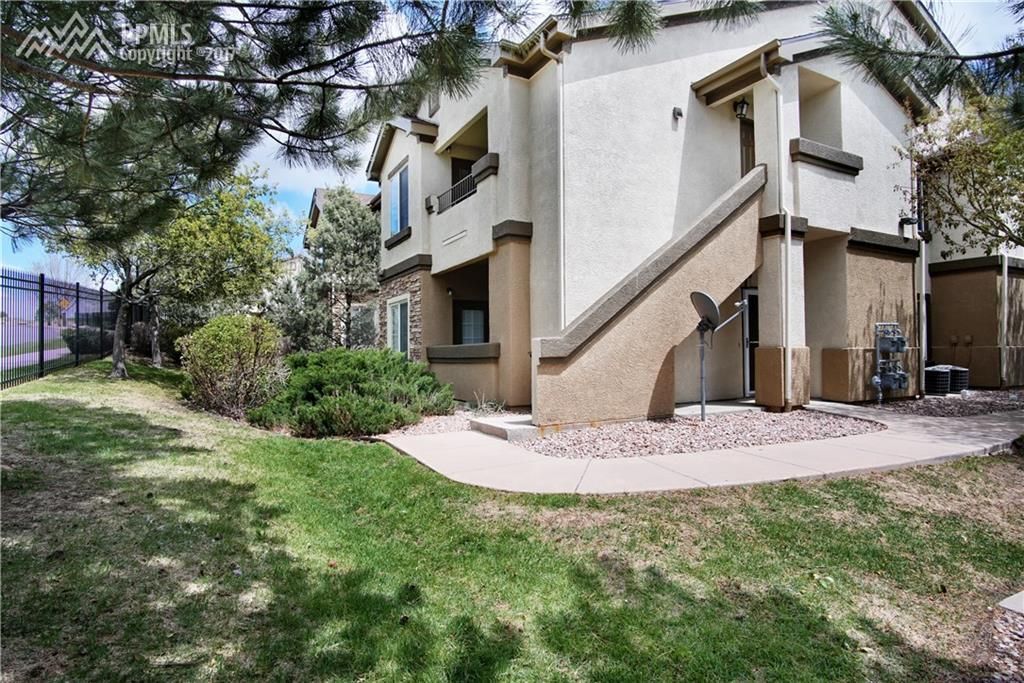 Primary Photo - 3880 Riviera Grove