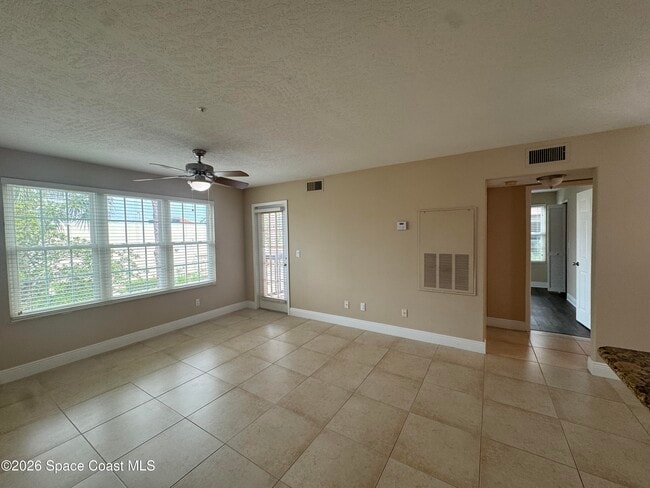 Foto del edificio - 7667 N Wickham Rd