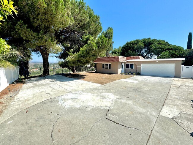 Building Photo - Great 3B/2BA House in Oceanside on Over 0....
