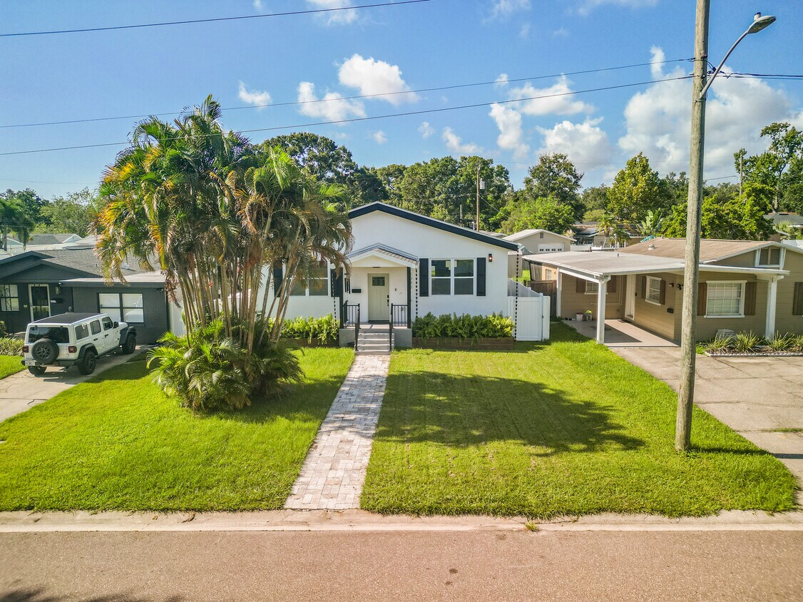 Foto principal - 1040 48th Ave N