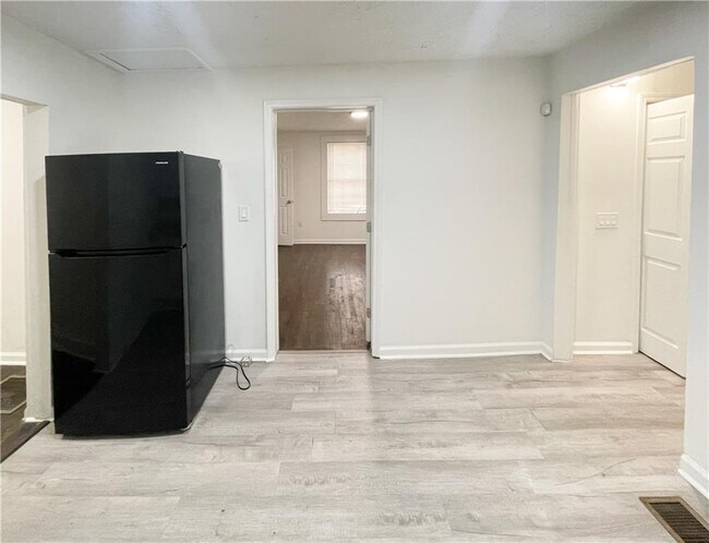 Foto del edificio - 805 Spencer St NW
