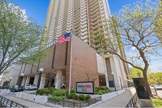 Foto del edificio - 6033 N Sheridan Rd