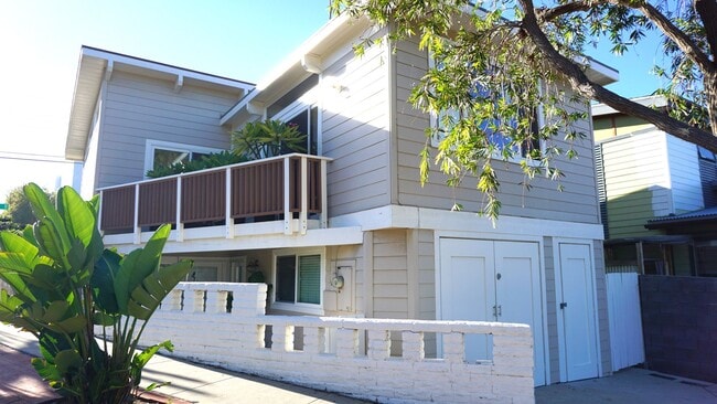 Foto del edificio - THE BEACH IS YOUR BACKYARD! Light & Bright...