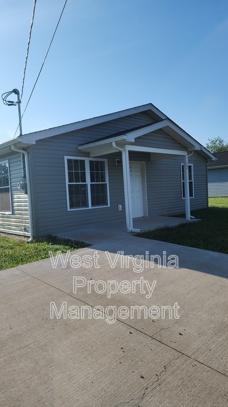 Primary Photo - 760 Circleview Dr