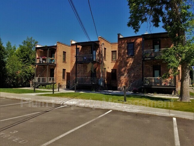 Building Photo - 135 S 5th St E