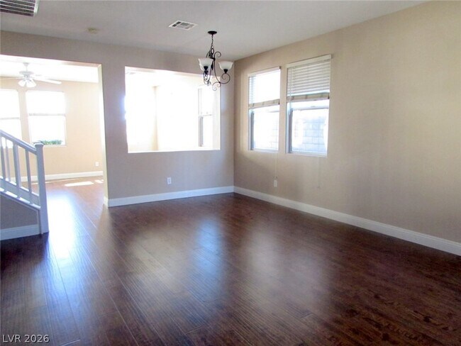 Foto del edificio - 548 Ivy Spring St