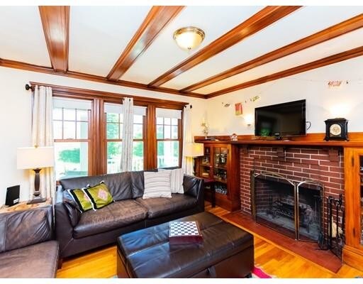 Primary Photo - 103 Cushing Ave