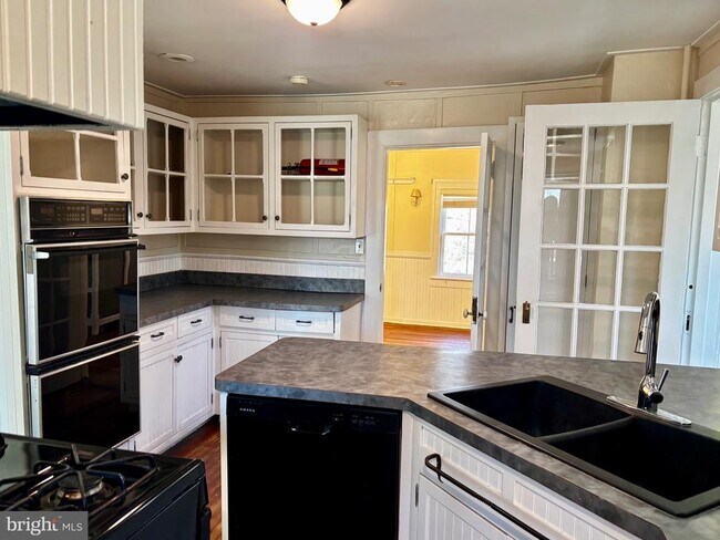 Foto del edificio - 8122 John Mosby Hwy