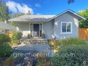 Building Photo - 1222 9th Ave SE
