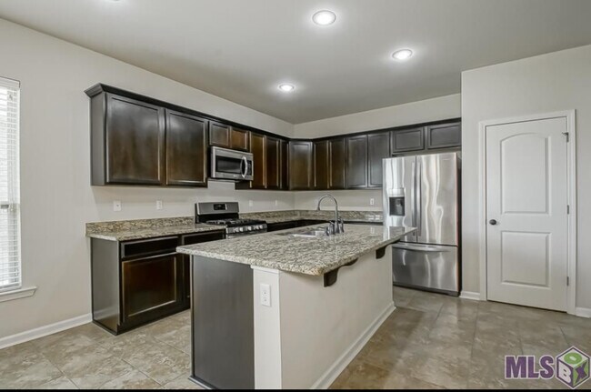 Foto del edificio - 657 Northbrook Dr