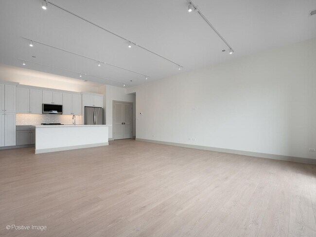 Foto del edificio - 3202 N Racine Ave