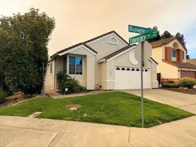 Building Photo - 900 Bluewater Dr
