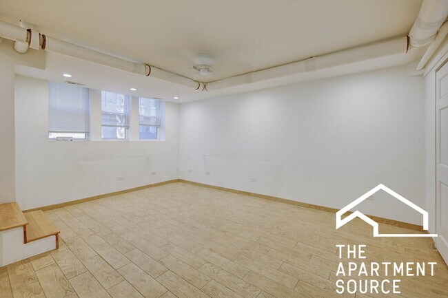 Building Photo - 1333 W Addison St