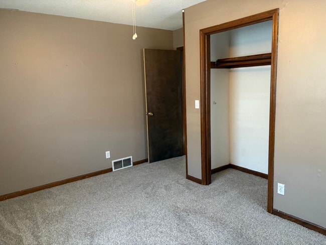 Foto del edificio - 103 E Brasfield St