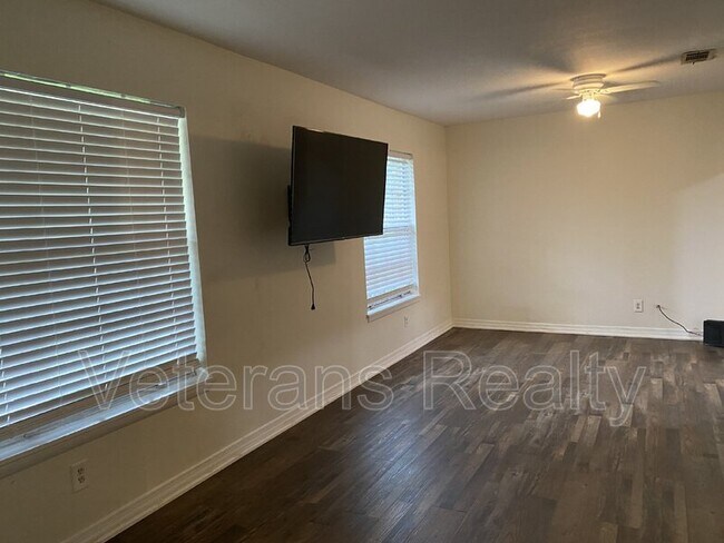 Foto del edificio - 2411 Sunkist Country Club Rd