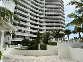 Building Photo - 3000 Island 603 Is