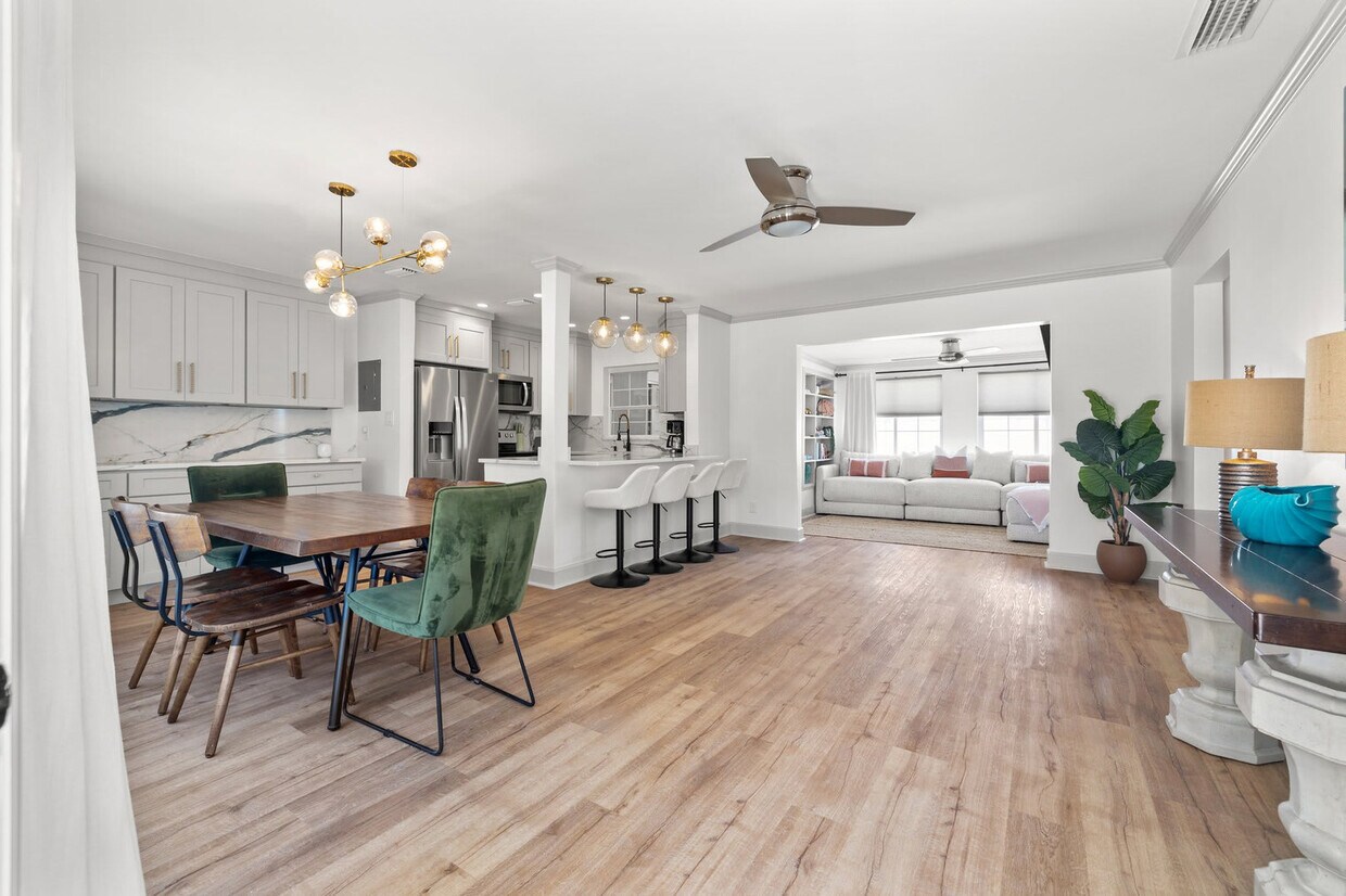 Foto principal - 11225 2nd St E
