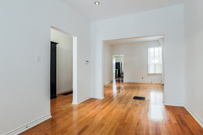 Building Photo - 50 Massey St