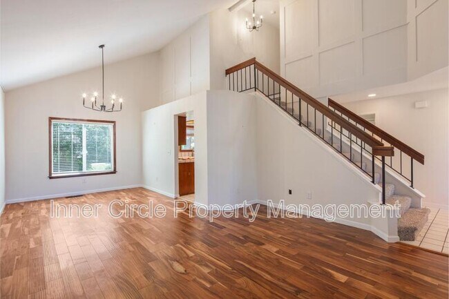 Building Photo - 512 Bluerock Dr