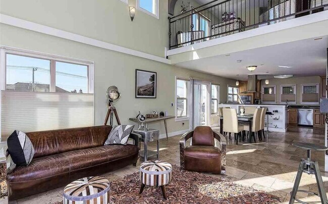 Foto del edificio - 2213 Curtis St