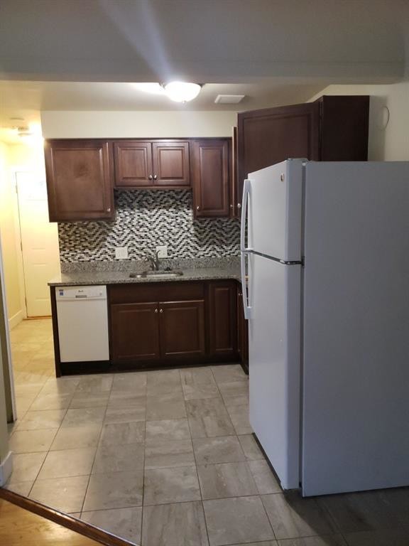 Building Photo - 417 La Plaza Ct