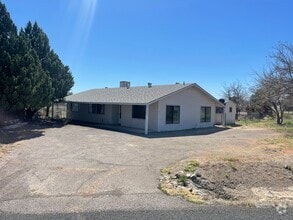 Building Photo - 4651 Verde View Dr