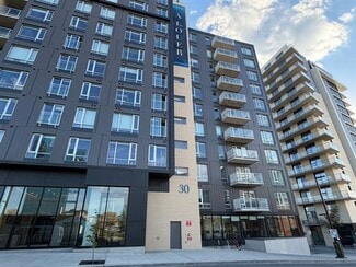 Building Photo - 30 Rue Jos-Montferrand