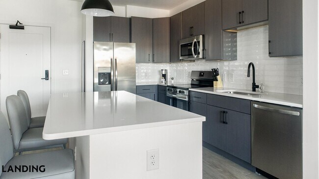 Building Photo - 1007 S Mint St