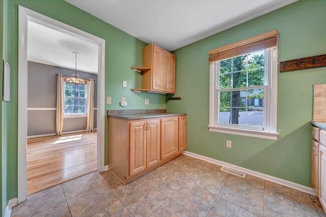 Building Photo - 104 Southampton Ct