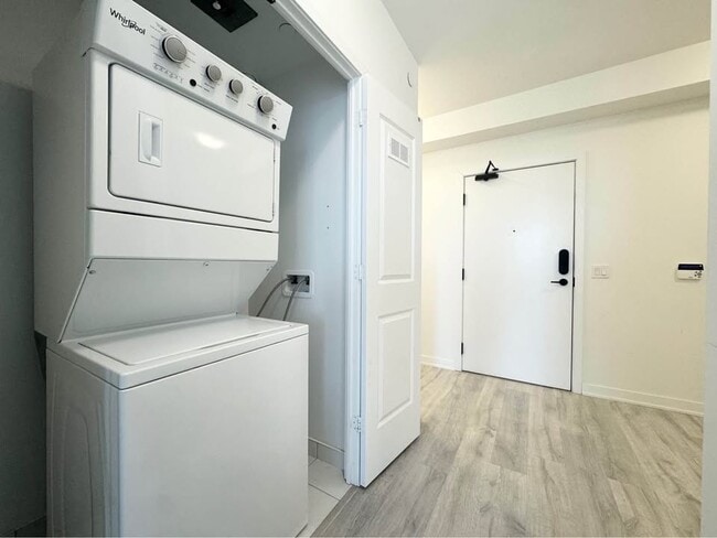 Building Photo - 1 Bed 2 Baths - Apartment