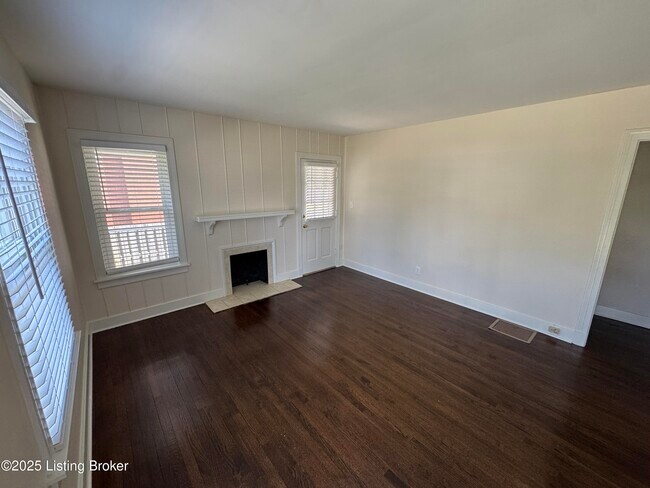 Building Photo - 3912 Massie Ave