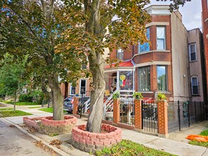 Building Photo - 3643 S Hamilton Ave