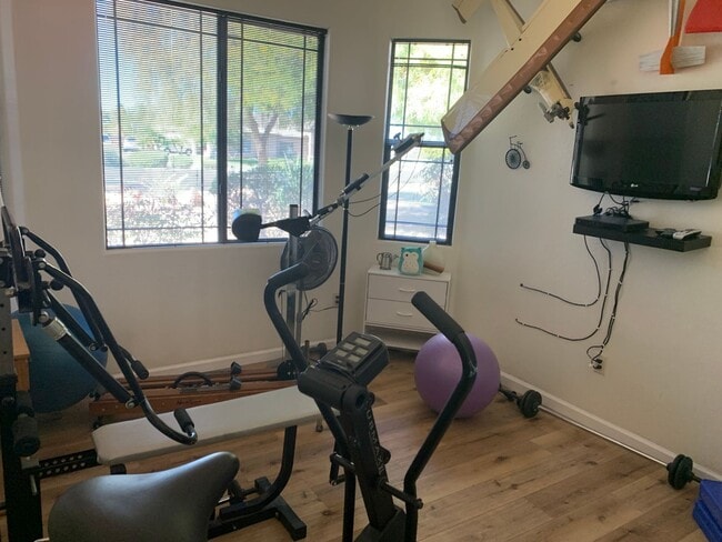 Building Photo - LA VALENCIA/ Fully Furnished!