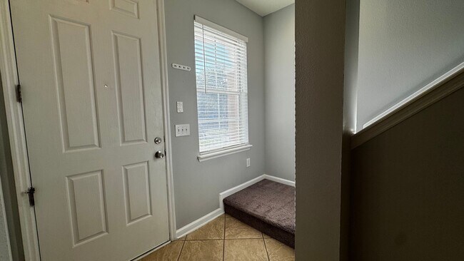 Foto del edificio - Townhouse for rent 2B/2.5B with a loft for...