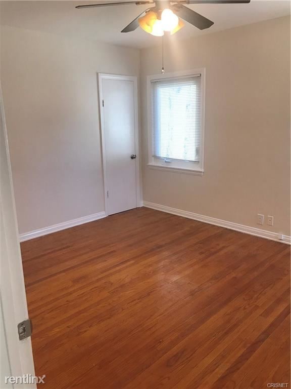 Building Photo - 2 br, 2 bath House - 5646 Woodman Ave