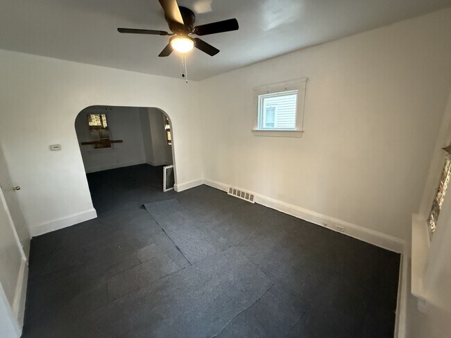 Foto del edificio - 2840 E 122nd St