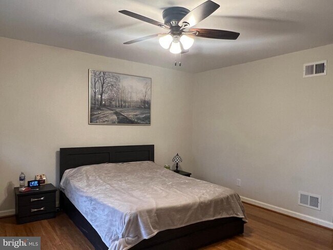 Foto del edificio - 7438 Chummley Ct