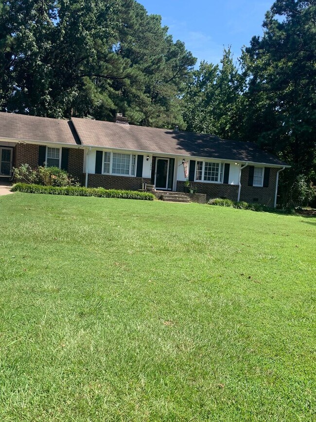 Building Photo - NE RALEIGH 3 BEDROOM BRICK RANCH HOME-