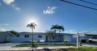 Building Photo - 3300 SW 127th Ct