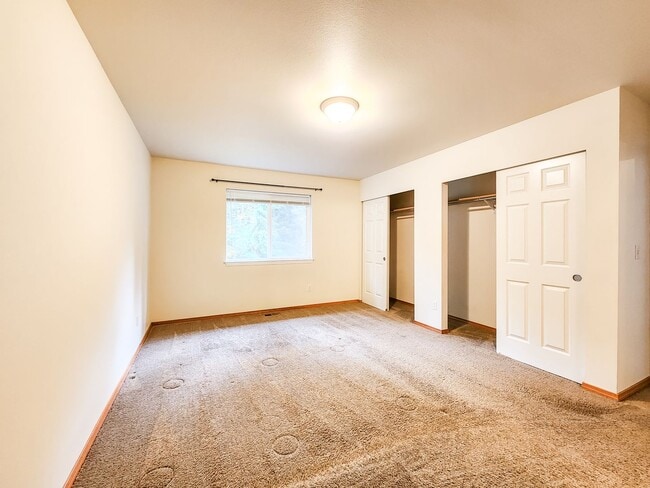 Building Photo - 3bd/3ba Arlington Home Available Now!