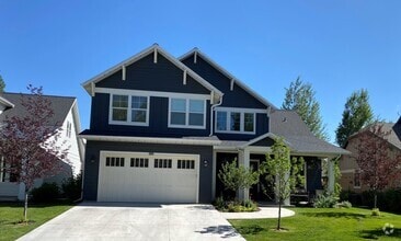 Building Photo - 530 Craftsman Way