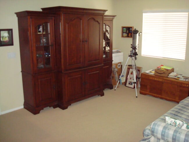 Foto del edificio - Large 3 bedroom home with loft and large b...