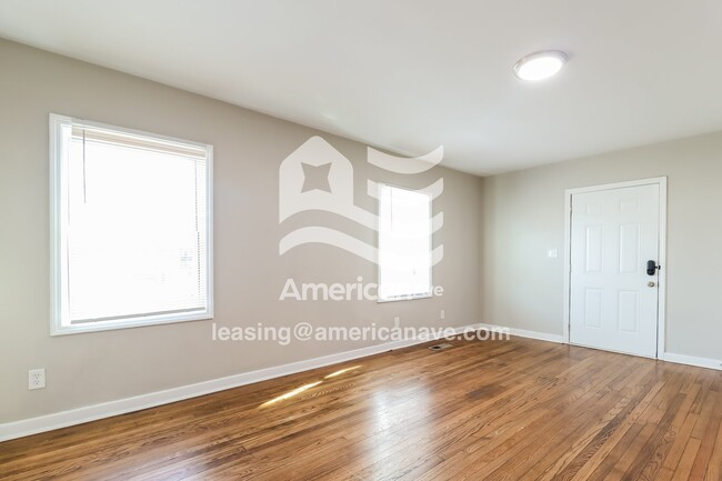 Building Photo - 5512 Ave P