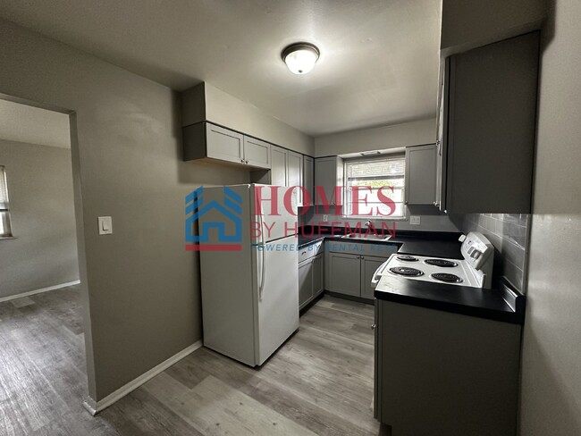 Foto del edificio - Two Bedroom Duplex | Move In Ready