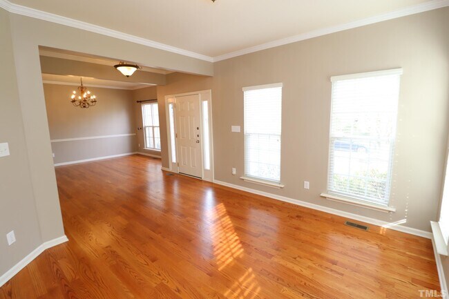 Foto del edificio - 1006 Upchurch Farm Ln